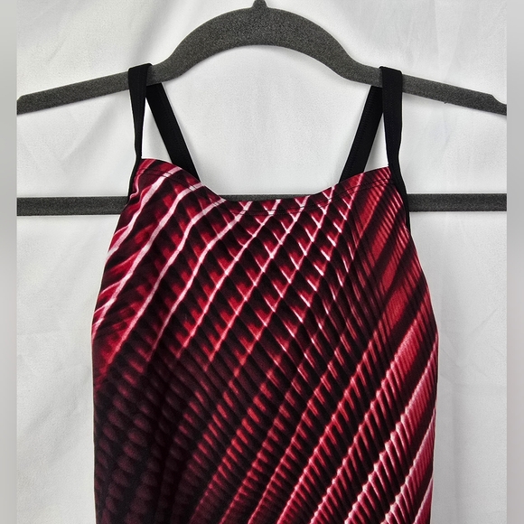 Speedo Endurance+ Warped Weave Flyback Maroon 1pc Swimsuit Women's sz 28 NWOT - Picture 3 of 7